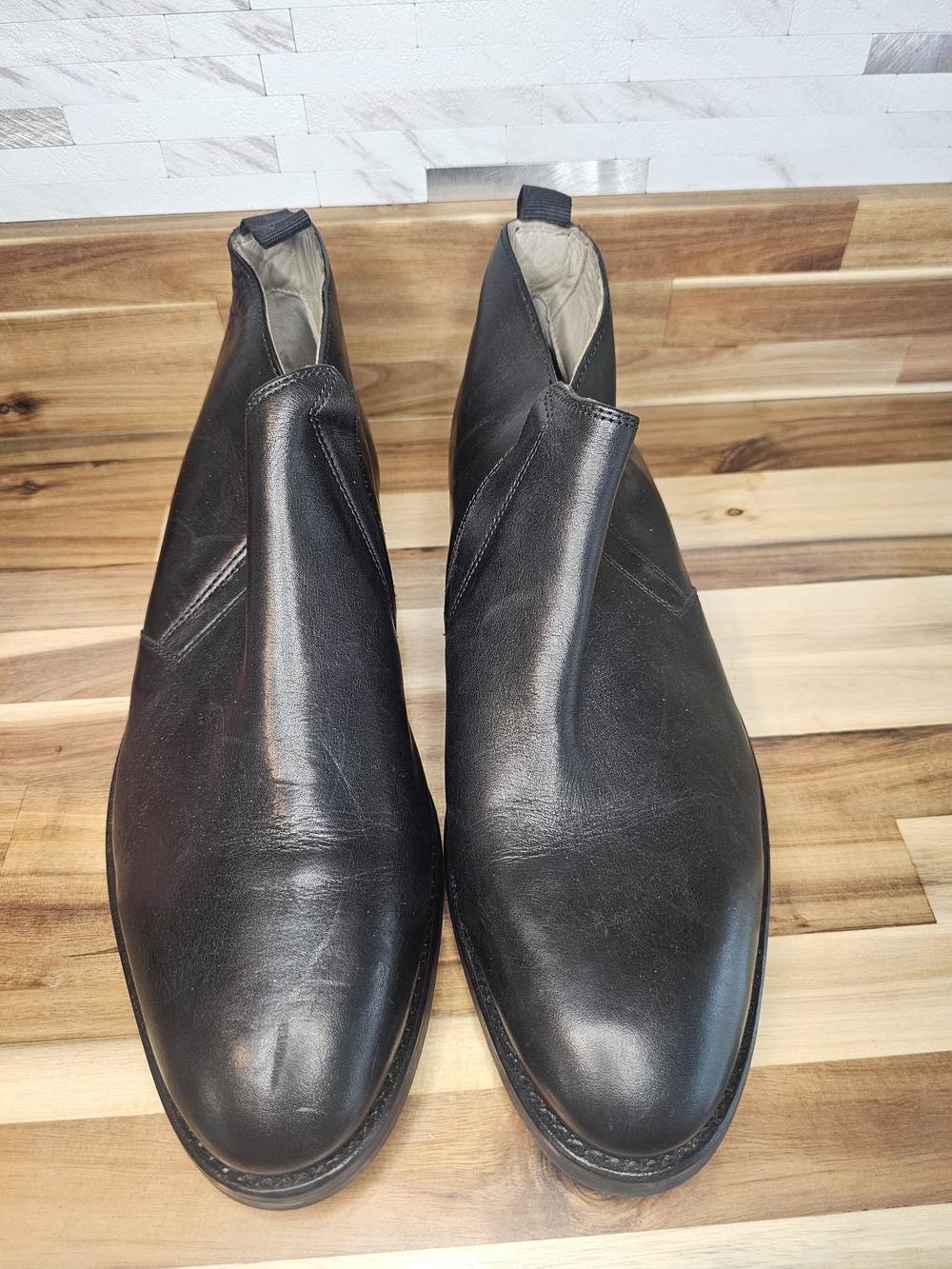 Clarks Men's Black Leather Chukka Slip-On Boots S16